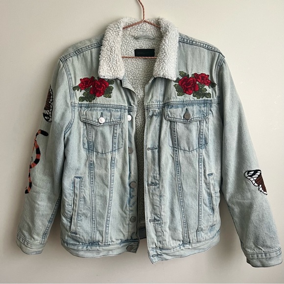 Kendall & Kylie Denim Jacket - Picture 2 of 9